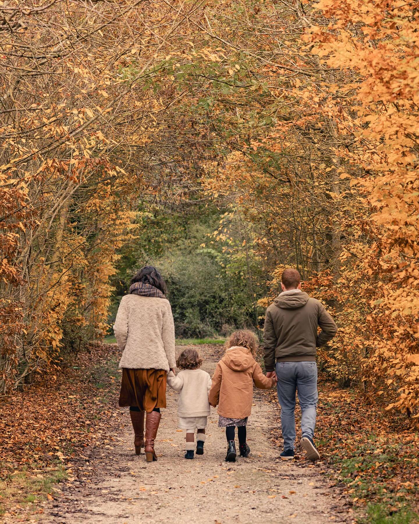 Shooting d’automne avec une superbe famille 

.
.
.
#photographeyvelines #photographefamille #shootinglifestyle